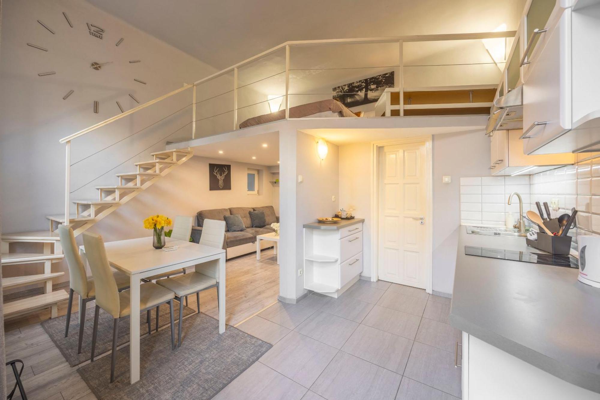 Superb Cozy In The Heart Of Apartman