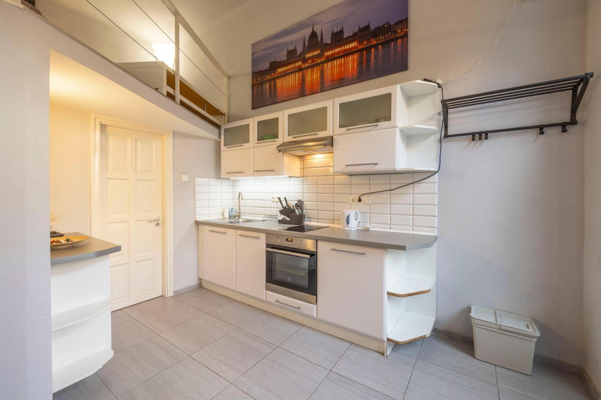 Апартаменты Superb Cozy In The Heart Of